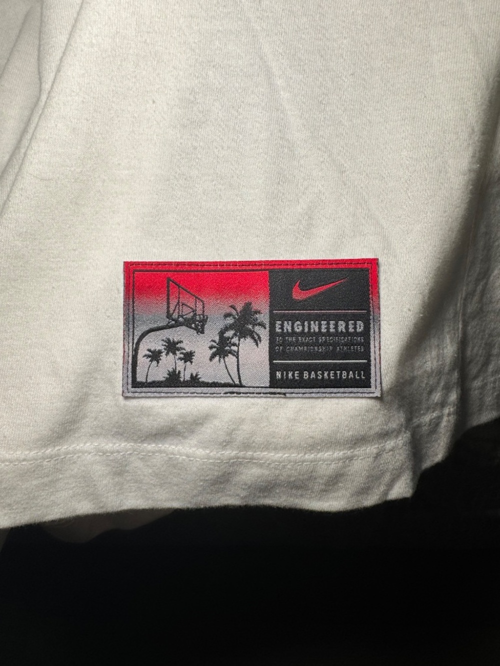 Nike Basketball White Tee Small - Picture 7 of 8